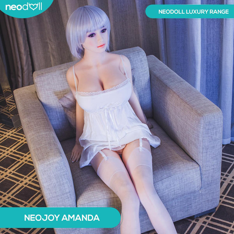 Neodoll Luxury Amanda - Realistische Sexpuppe - 158cm video